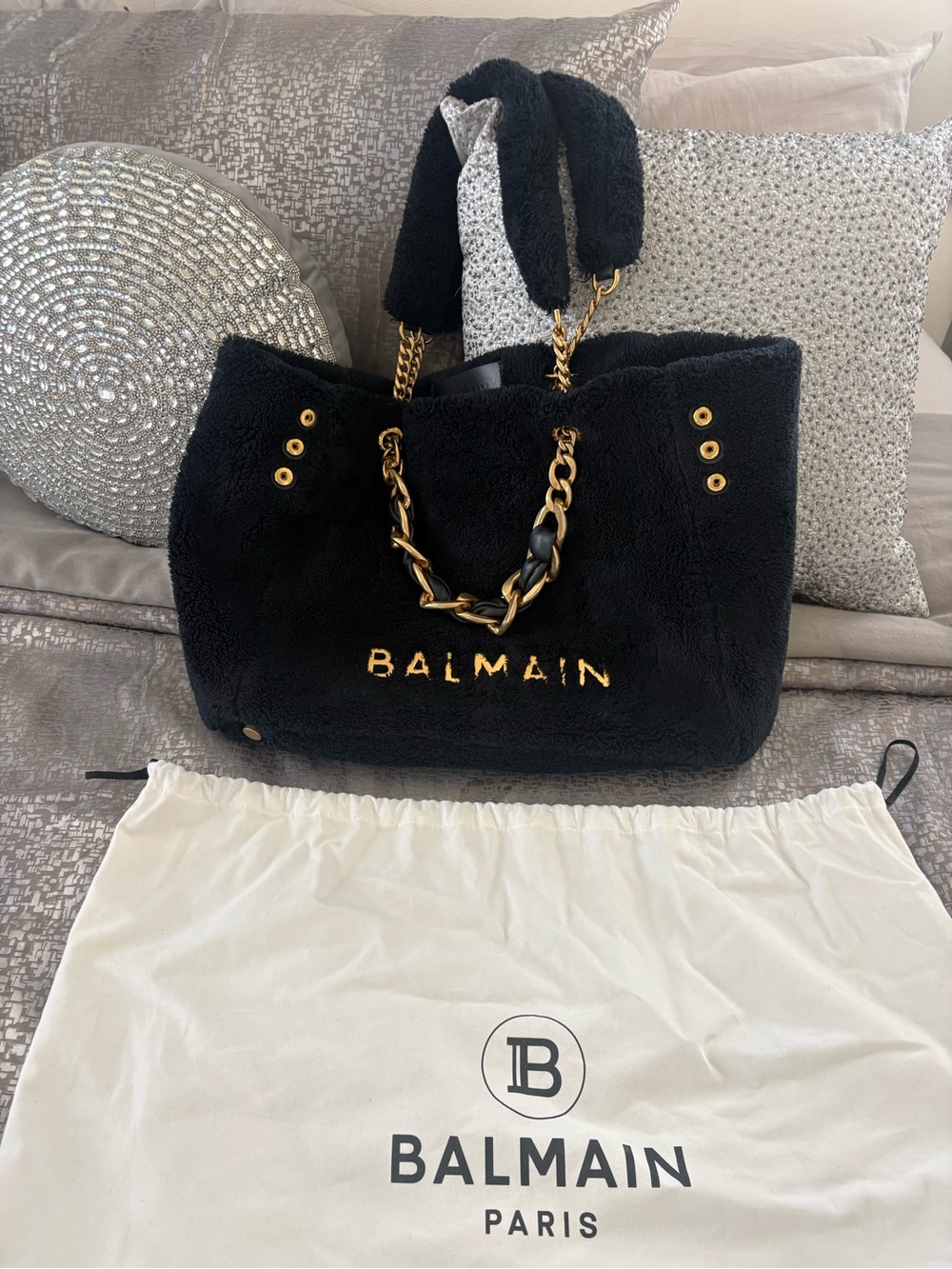 Balmain Black Faux Shearling Tote with Gold Chain Handles - Picture 4 of 8
